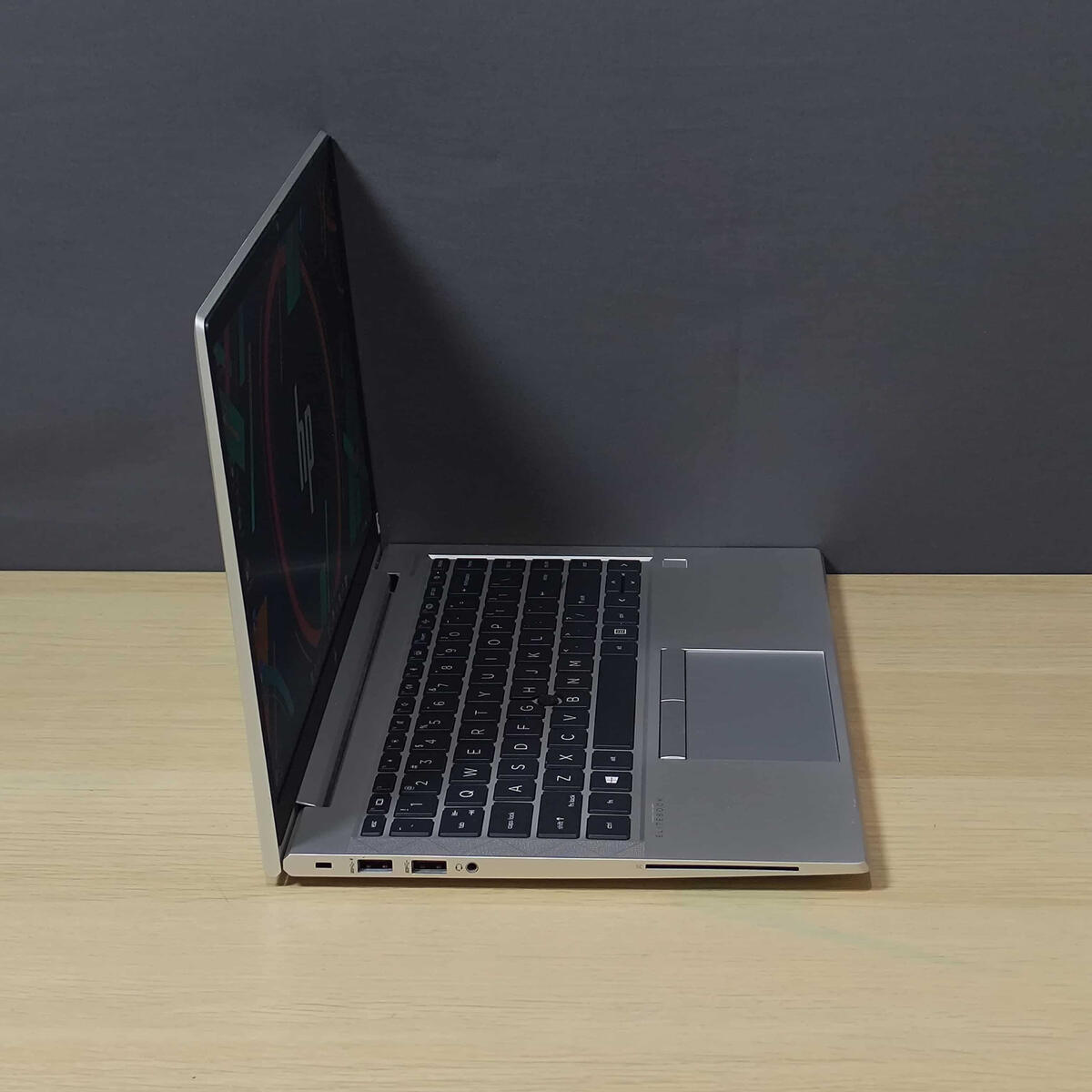 Lenovo Elitebook 845G8 Samping Kanan Lenovo Elitebook 845G8 Samping Kanan Butik Laptop